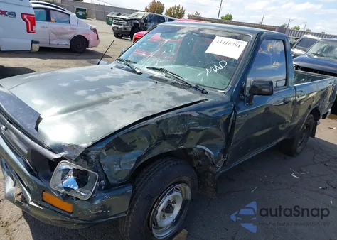 1992 Toyota Pickup 1/2 Ton Short Wheelbase из США, поврежденный, VIN JT4RN81A6N0102277